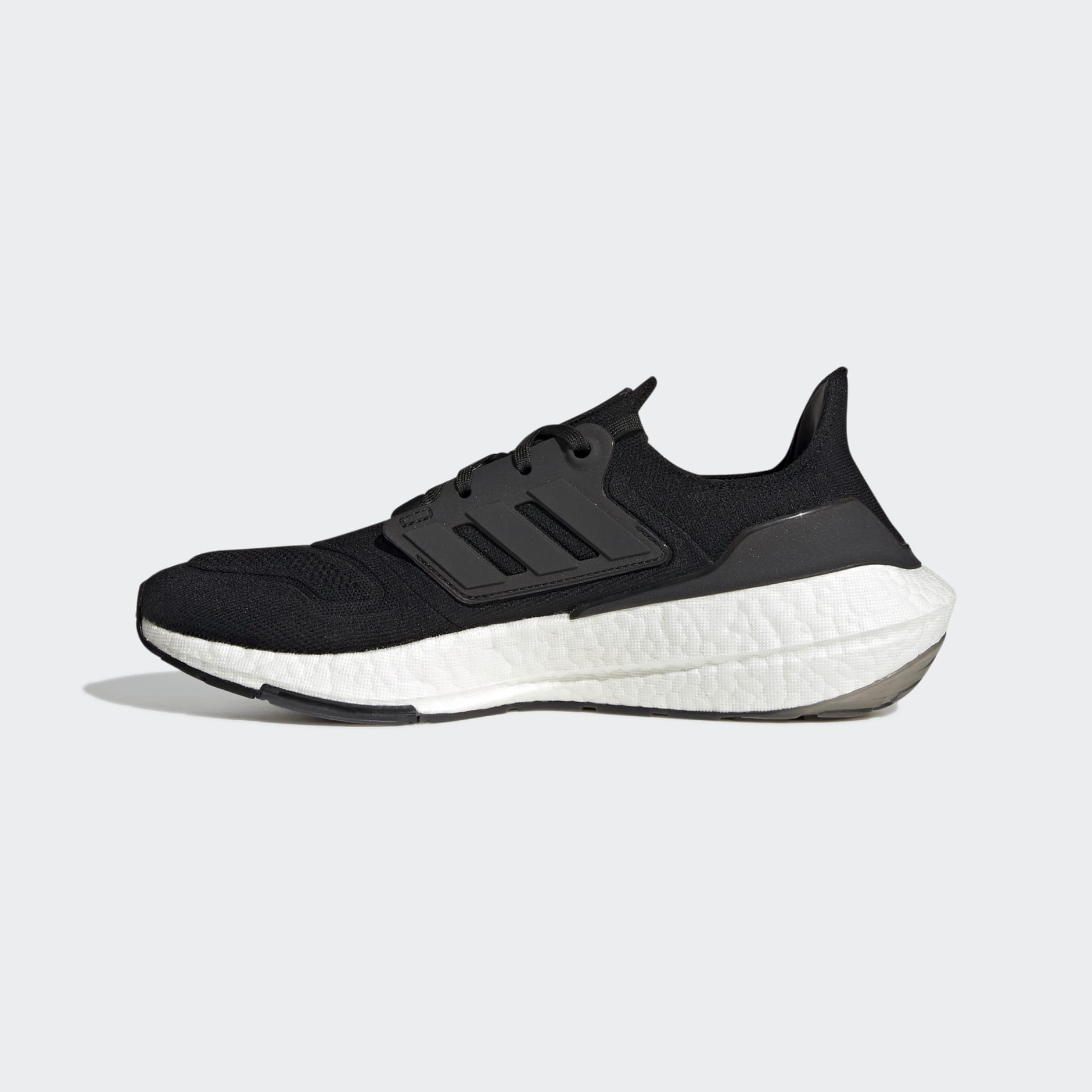 Adidas Men's Ultraboost 22 Shoes-Black/Black/White